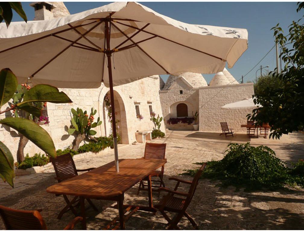 B&B Via Dei Trulli Cisternino Bagian luar foto