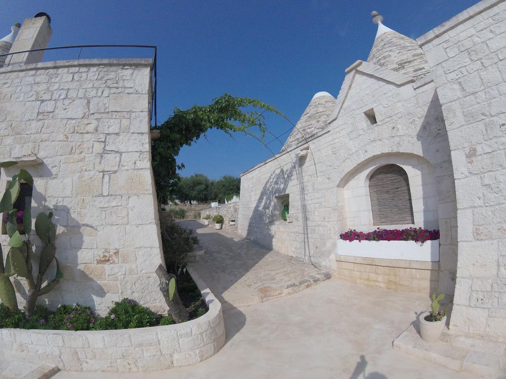 B&B Via Dei Trulli Cisternino Bagian luar foto